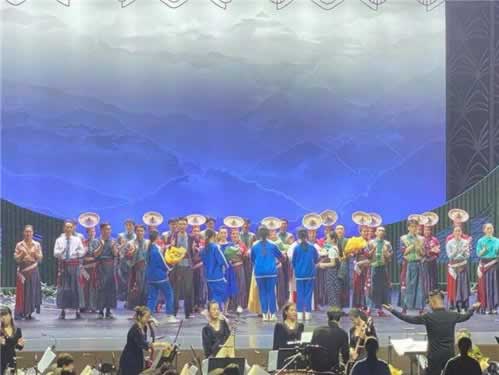 被黑客服一直说风控审核不给出.文章慨括(图)