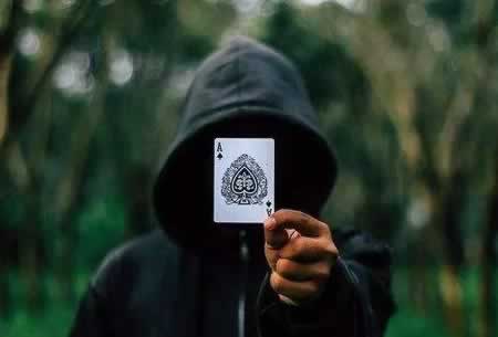 在网站客服拖延不给出款怎么办?.内容狮评(图)